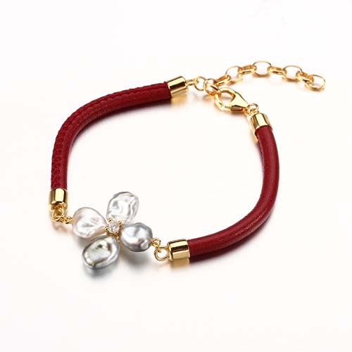 Baroque pearl leather silver clover bracelet