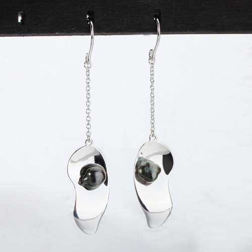 Sterling silver black pearl charm earrings