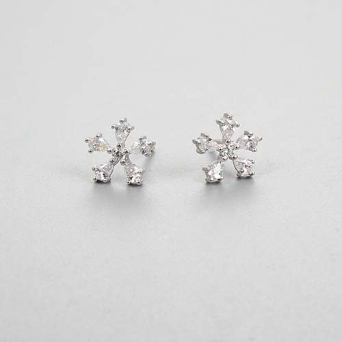 925 sterling silver cz stone snowflake stud earrings