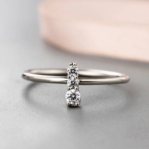 925 sterling silver three cubic zirconia ring
