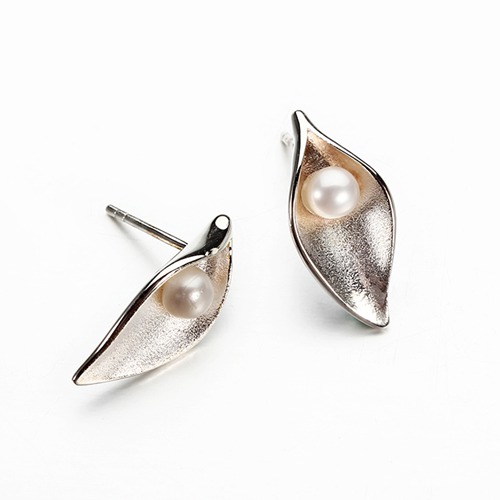 925 silver fresh water pearl tulip leaf earrings